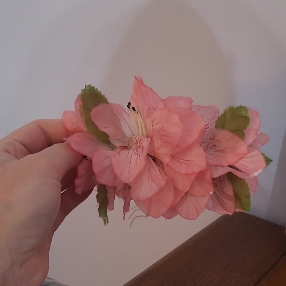 Floral Pink Hair Accessory From Hawaii - Picture 1 of 2